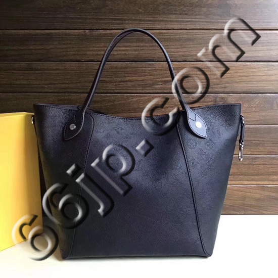 ルイヴィトンバッグ正面デザイン